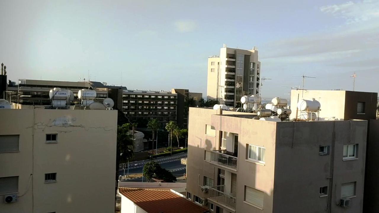 Fantastic 1 Bed Apartment By The Sea Opposite 4 Seasons Limassol Exterior foto
