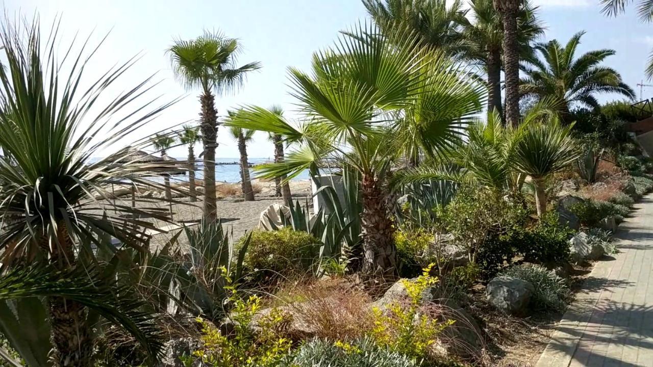 Fantastic 1 Bed Apartment By The Sea Opposite 4 Seasons Limassol Exterior foto